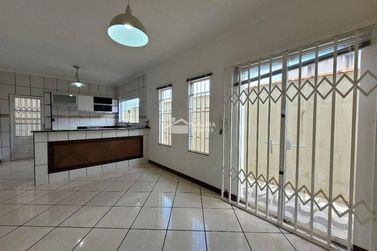 Casa &agrave; venda - 180m&sup2; - Jardim Mantiqueira II