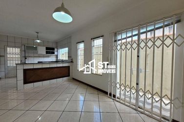 Casa &agrave; venda - 180m&sup2; - Jardim Mantiqueira
