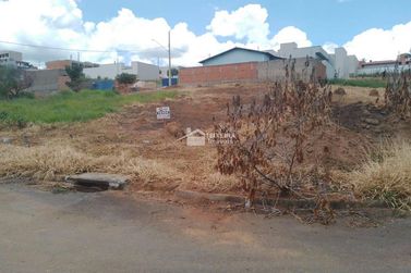 Terreno &agrave; venda - 200m&sup2; - Veredas da Serra