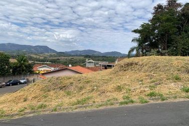 Terreno &agrave; venda - 180m&sup2; - Colina da S&oacute;vis