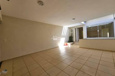 Casa &agrave; venda - 250m&sup2; - Vila Buzato
