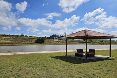 Terreno &agrave; venda - 1000m&sup2; - Quinta das Flores