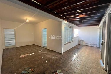 Casa para alugar - 203m&sup2; - Centro
