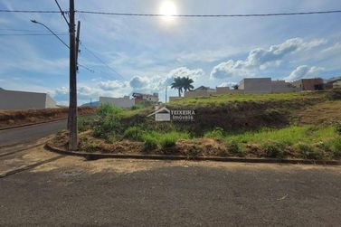 Terreno &agrave; venda - 381m&sup2; - Jardim It&aacute;lia
