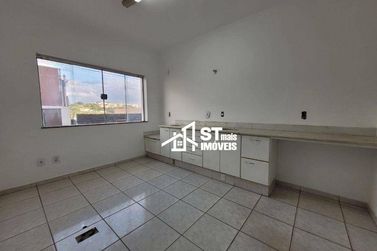 Casa para alugar - 272m&sup2; - Centro