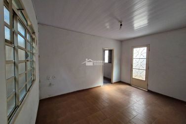 Casa &agrave; venda - 81m&sup2; - Centro