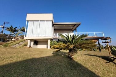Casa &agrave; venda - 300m&sup2; - Condom&iacute;nio Mantiqueira