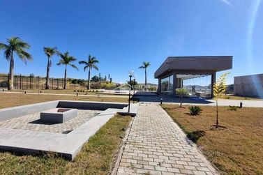 Terreno &agrave; venda - 1000m&sup2; - Quinta das Flores