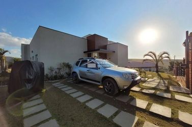 Casa &agrave; venda - 300m&sup2; - Condom&iacute;nio Mantiqueira