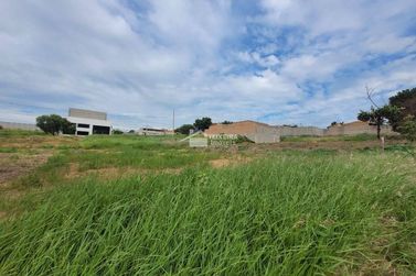 Terreno &agrave; venda - 200m&sup2; - Jardim Am&eacute;lia