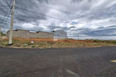 Terreno &agrave; venda - 528m&sup2; - Veredas da Serra
