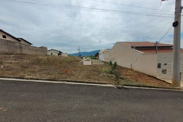Terreno &agrave; venda - 200m&sup2; - Jardim Mirante