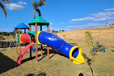 Terreno &agrave; venda - 1000m&sup2; - Quinta das Flores