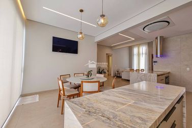 Casa &agrave; venda - 195m&sup2; - Jardim Panorama