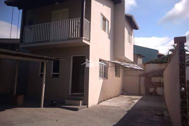 Casa &agrave; venda - 216m&sup2; - Centro