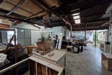 Sala Comercial &agrave; venda - 218m&sup2; - Centro