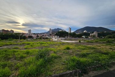 Terreno &agrave; venda - 200m&sup2; - Jardim It&aacute;lia