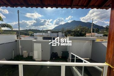 Casa &agrave; venda - 100m&sup2; - Santo Antonio de Lisboa