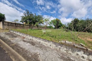Terreno &agrave; venda - 416m&sup2; - Vila Mosconi