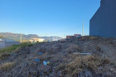 Terreno &agrave; venda - 200m&sup2; - Veredas da Serra