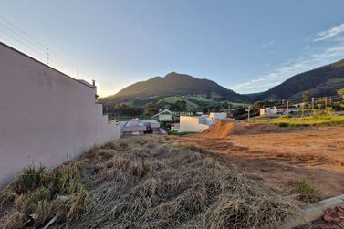Terreno &agrave; venda - 250m&sup2; - Jardim Alto da Bela Vista