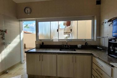 Casa &agrave; venda - 334m&sup2; - Centro