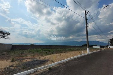 Terreno &agrave; venda - 300m&sup2; - Jardim Village