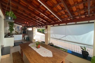 Casa &agrave; venda - 192m&sup2; - Jardim Panorama