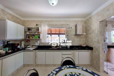 Casa &agrave; venda - 500m&sup2; - Centro