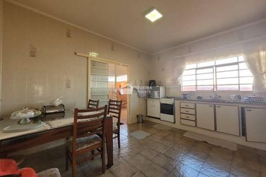 Casa &agrave; venda - 281m&sup2; - Jardim Bela Vista