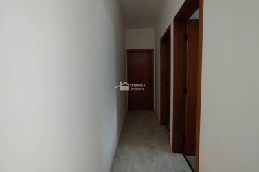 Sobrado &agrave; venda - 100m&sup2; - Jardim Portal da Mantiqueira
