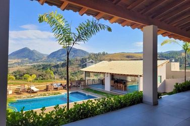 Ch&aacute;cara &agrave; venda - 302m&sup2; - Palestrina
