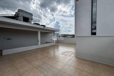 Casa &agrave; venda - 274m&sup2; - Centro