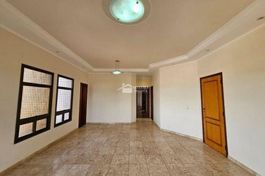 Apartamento &agrave; venda - 164m&sup2; - Centro