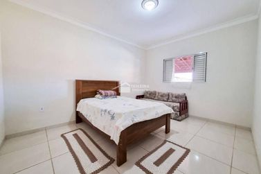 Ch&aacute;cara &agrave; venda - 150m&sup2; - Zona Rural