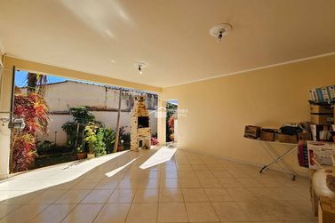 Casa &agrave; venda - 300m&sup2; - Jardim Bela Vista