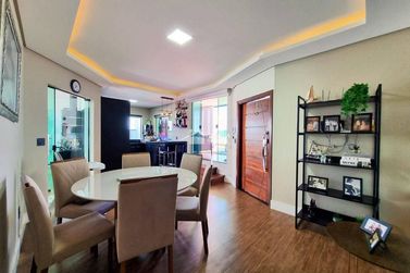 Casa &agrave; venda - 220m&sup2; - Jardim Alto da Bela Vista