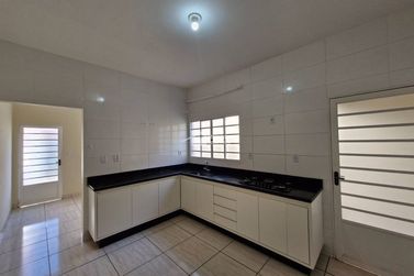 Casa para alugar - 100m&sup2; - Jardim Rio Negro