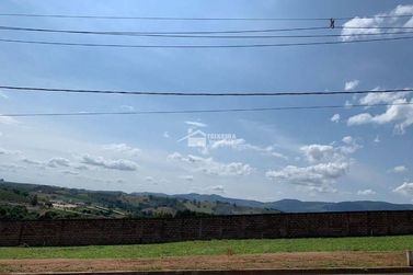 Terreno &agrave; venda - 300m&sup2; - Jardim Village