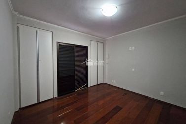 Casa &agrave; venda - 377m&sup2; - Vila Mosconi