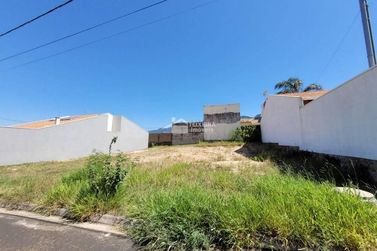Terreno &agrave; venda - 200m&sup2; - Morada dos P&aacute;ssaros