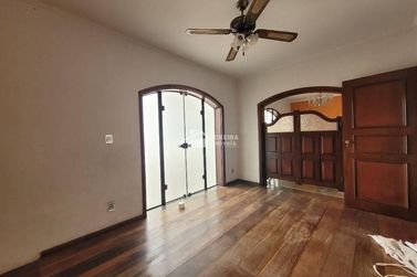 Sobrado &agrave; venda - 450m&sup2; - Jardim Bela Vista