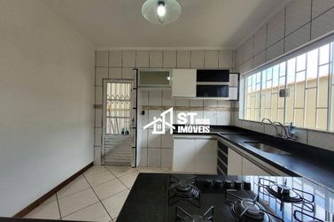 Casa &agrave; venda - 180m&sup2; - Jardim Mantiqueira