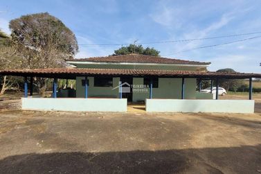 S&iacute;tio &agrave; venda - 200m&sup2; - Zona Rural