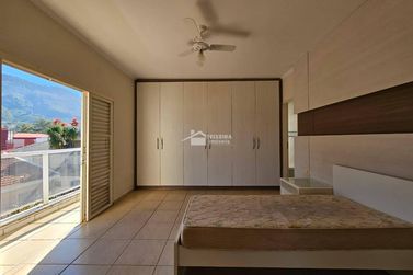 Casa &agrave; venda - 250m&sup2; - Vila Buzato