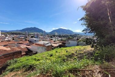 Terreno &agrave; venda - 900m&sup2; - Pirapitinga