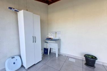 Ch&aacute;cara &agrave; venda - 150m&sup2; - Zona Rural