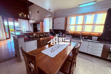 Casa &agrave; venda - 240m&sup2; - Jardim Panorama
