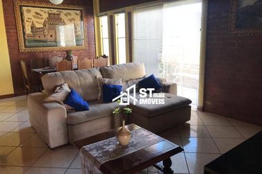 Casa &agrave; venda - 180m&sup2; - Jardim Mantiqueira