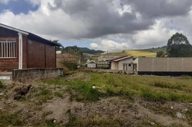 Terreno &agrave; venda - 300m&sup2; - Clube Uva